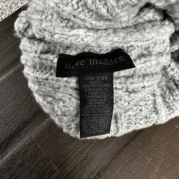 Steve Madden tuque - Picture 6 of 6